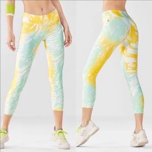 Fabletics Salary Powerlite Yellow Teal Capri Leggings